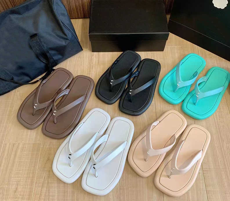 

Non-slip Rubber Slippers Flip Flop Women's Beach Flip Flops Sandal Shoes Luxury Summer C Flat Soft Slides Platform Foam Sandal Retro Water Pool Sport Trainer S41902