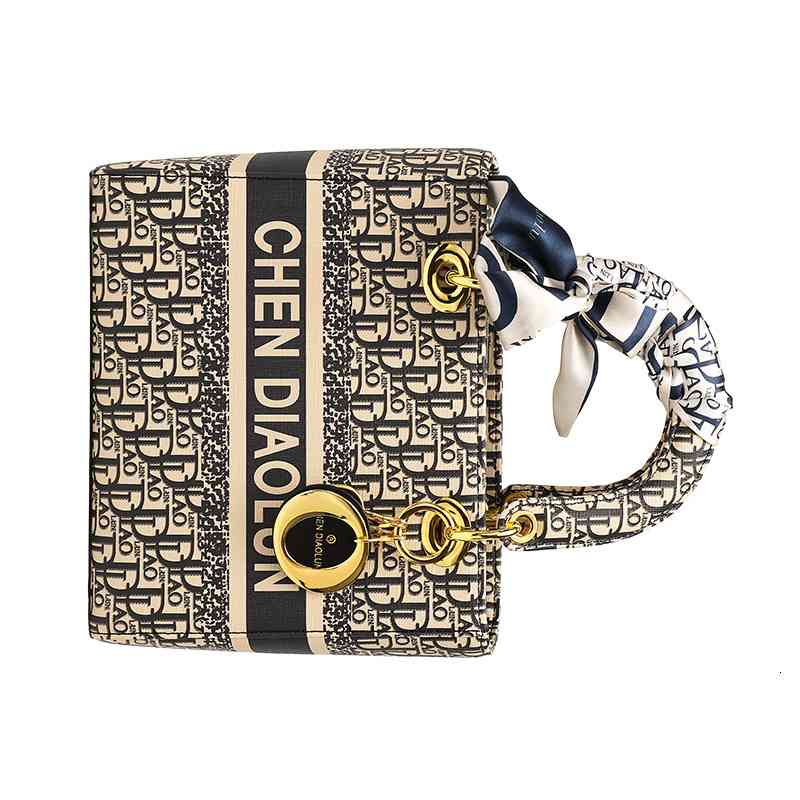 Nouveaux sacs de créateurs Hong Kong Brand Diana 2022 POLUDEMENTS FORTMATION CUIR FEMME PORTABLE ONE MESSENGER COULETS ENGISSE