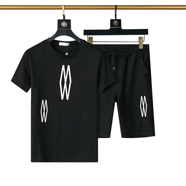 

Summer brand Men fashion Designer Tracksuits T Shirts+Pants Running Shorts Sets Clothes Sports track and field Fitness Jogger Suits Mens womens Casual clothing