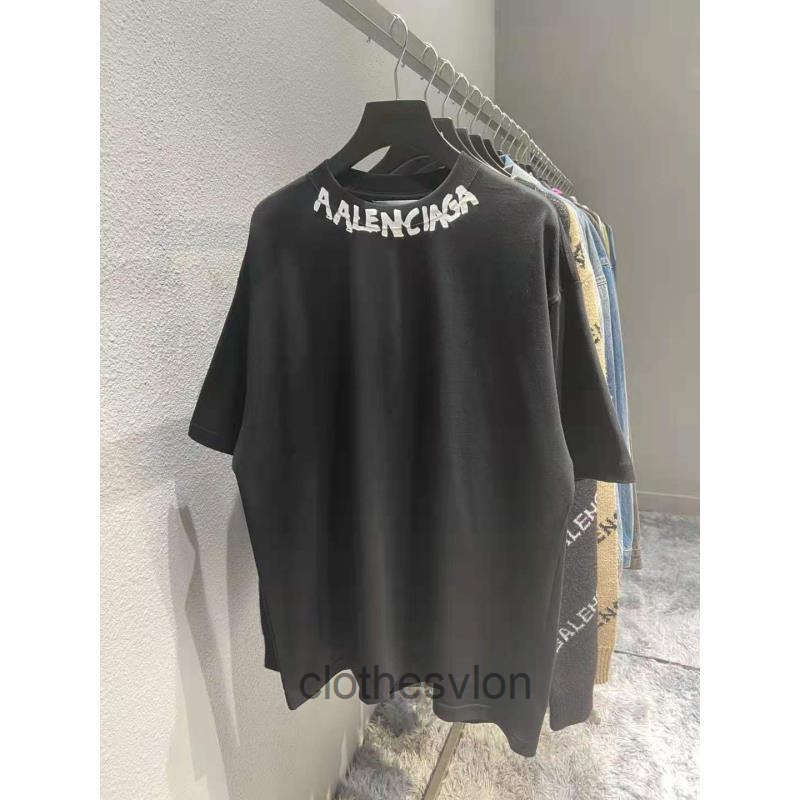 

2022 Designer t Shirts Balencaigass Trendy Tshirt Summer Paris Graffiti Hand-painted Neckline Letter Loose Short Sleeve Men Women, White