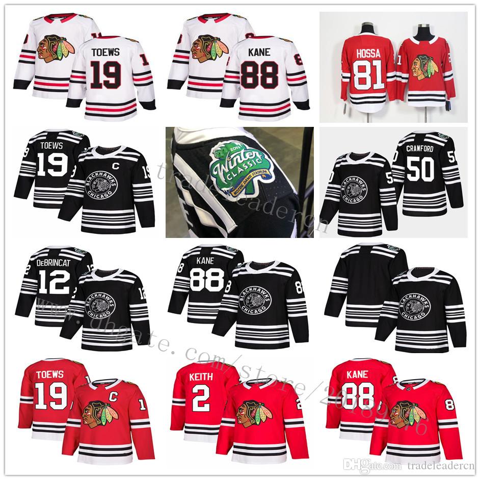 

hockey 2019 Winter Classic Alex DeBrincat Jonathan Toews Patrick Kane Duncan Keith Corey Crawford Seabrook Saad Chicago Blackhawks Hockey Je, 12