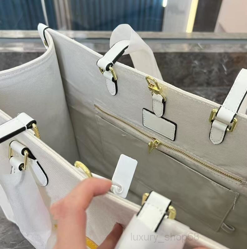 

Crossbody Practical Capacity Women Canvas Embroidery Totes Lady Elegance Fashion Luxury Brand Shopping Bag Designer New Style Emboing Wallet Handbag
