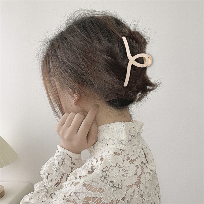 

Yamog Women Contrast Color Square Cross Hair Clamps One Words Shaped Plastic Large Hair Claw Clips Girls Geometric Ponytail Scrunchies Hairpins Accessories