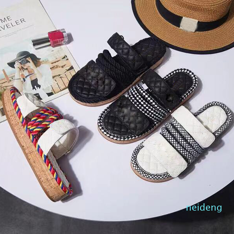 

2022 Designer women slippers fashion Beach Thick bottom slipper luxury platform Alphabet lady womens Sandals Leather High heel matching, Red
