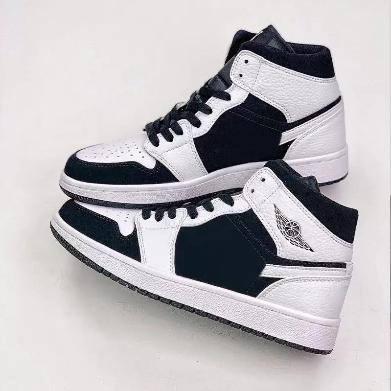 

White Black 1s Basketball shoes Jumpman 1 Bloodline Men Women Sneakers Fearless Obsidian UNC Patent toe top Trainers Dress Shoe