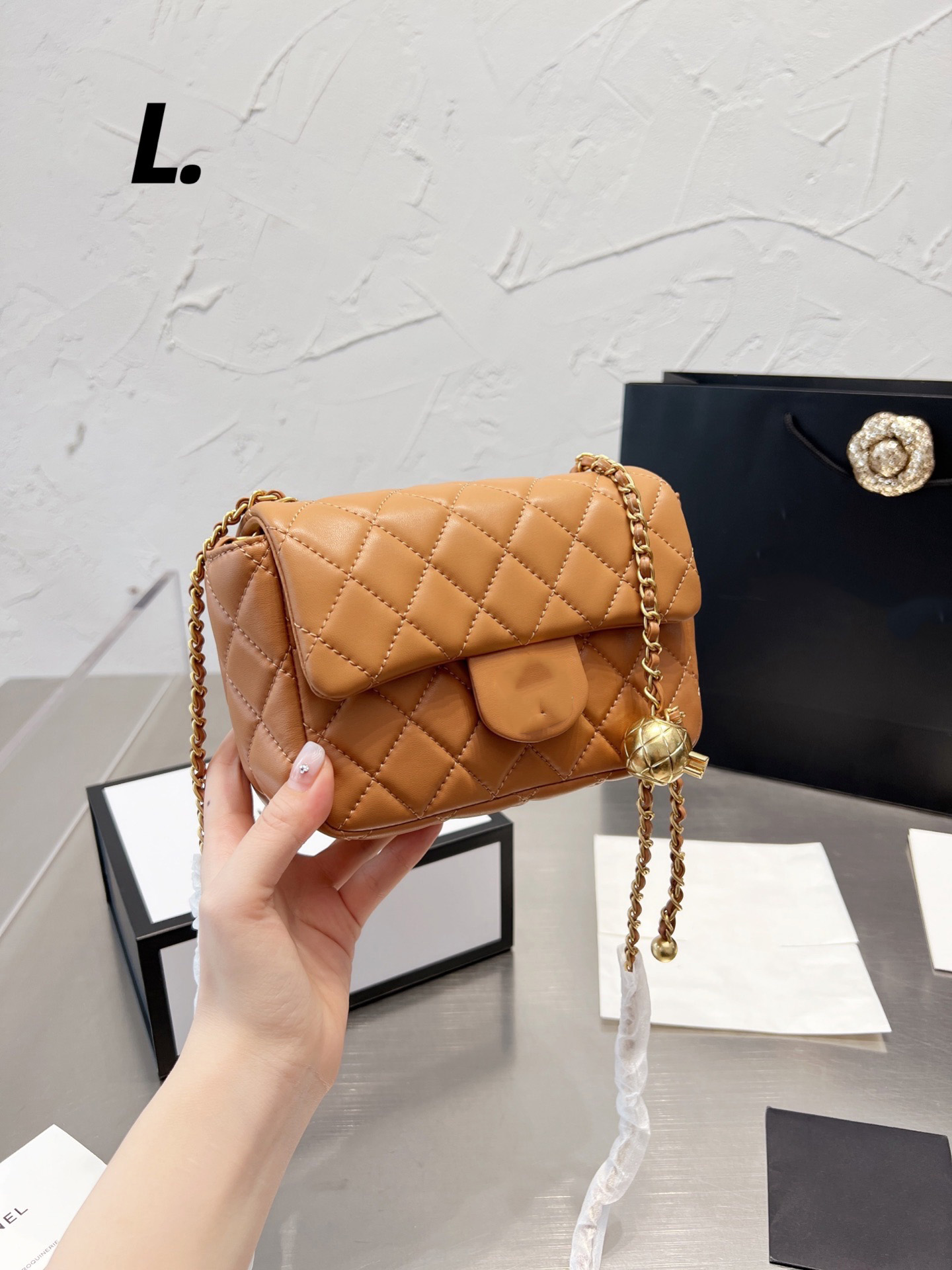 

Designers shoulder bag Luxury tote purse handbag message bags cluth top quality Brand classic Genuine leather Crossbody Original box Flap Gold chain mini 17CM Brown, White