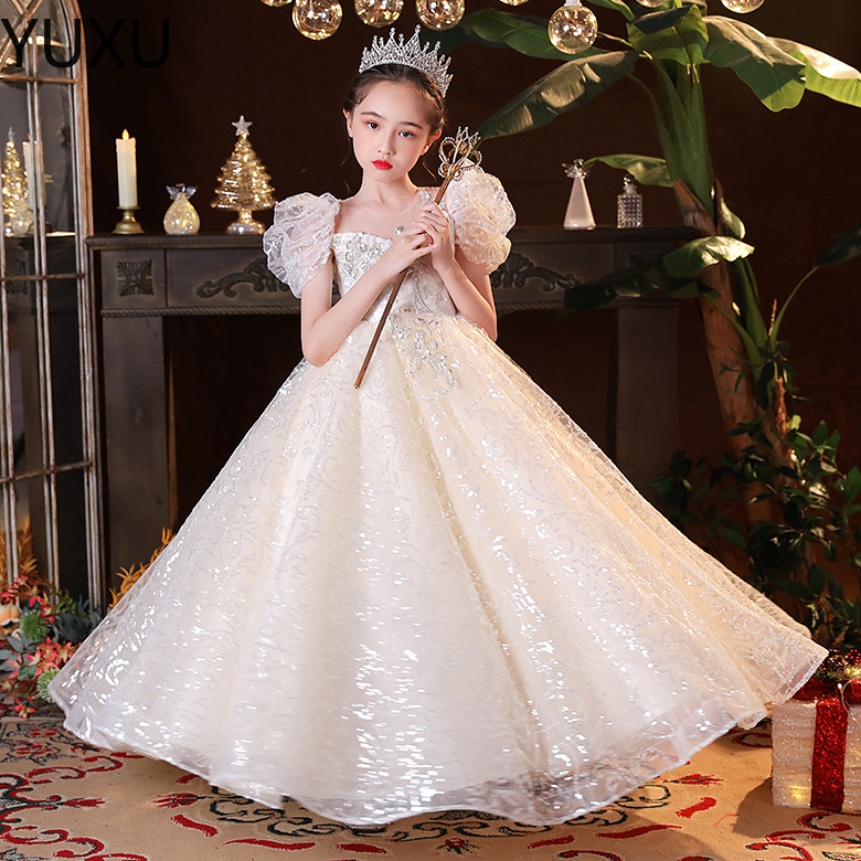 2022 Robe de demoiselle d'honneur mignonne pour mariage Bling Sequin Halter Tutu Longueur de plancher Robe de bal Pas cher sur mesure Petites fil