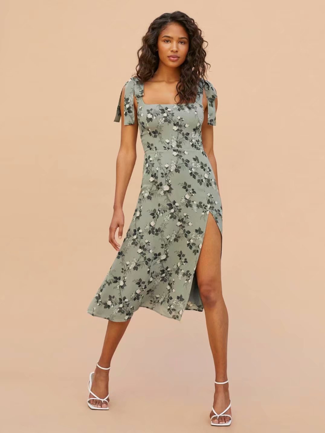 

NEW AUTH Reformation Twilight Dress Verde, Contrast color