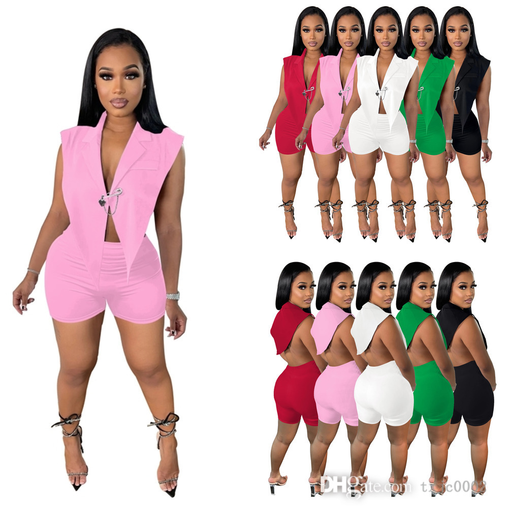 

Women Designers Clothes 2022 Summer 2 Two Piece Outfits Sexy Sleeveless Blazer Shorts Suit Including Brooch Ladies Sportwear, White