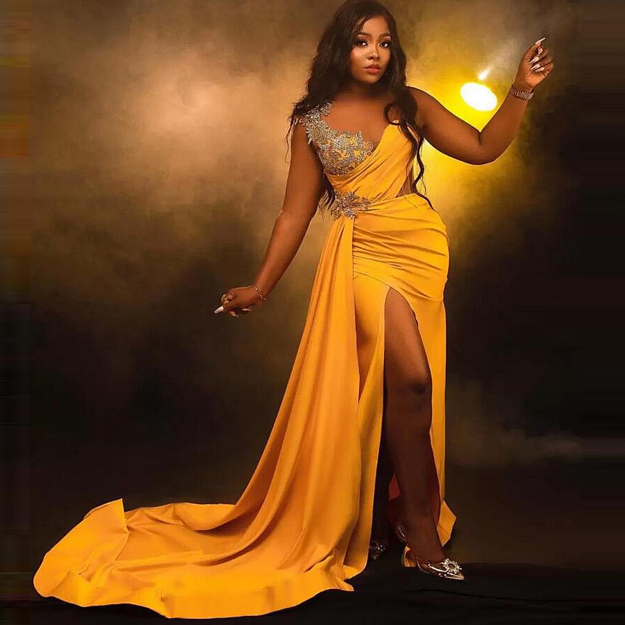 Aso Ebi Yellow Mermaid Prom Dresses With Lace Beaded Formal Party Gowns Pleats Side Split Sheer Neck Arabic Evening Dress