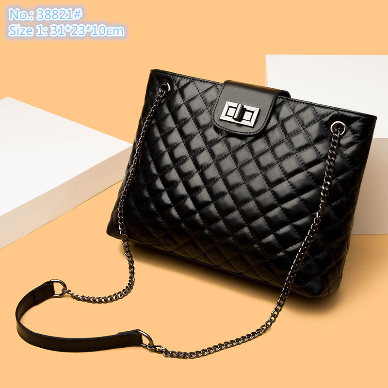 Wholesale factory ladies leather shoulder bags classic sewing plaid chain bag elegant black queen womes backpack head leather solid color fashion-image-552380536