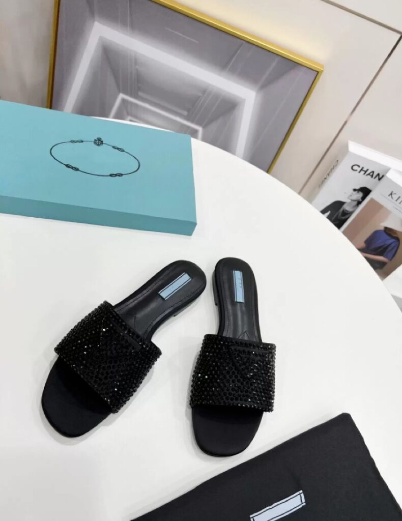 

2022 Designer Men's Ladies Sandals Classic Pearl Slippers Leather Slippers Flats 0226, Black