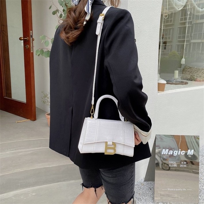 

30% OFF Star same female new fashion versatile crocodile pattern small square one shoulder messenger net red handbag, Sky blue