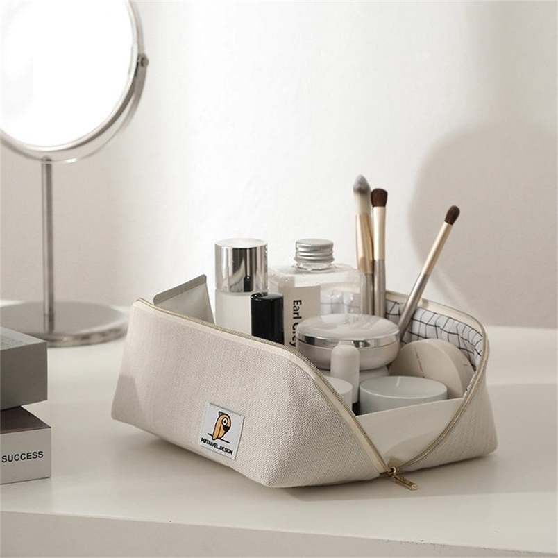 

High Quality Cosmetic Bag Women Fashion Makeup Inside PVC Waterproof Neceser Mujer Make Up Toiletry Kosmetyczka 220615, Beige