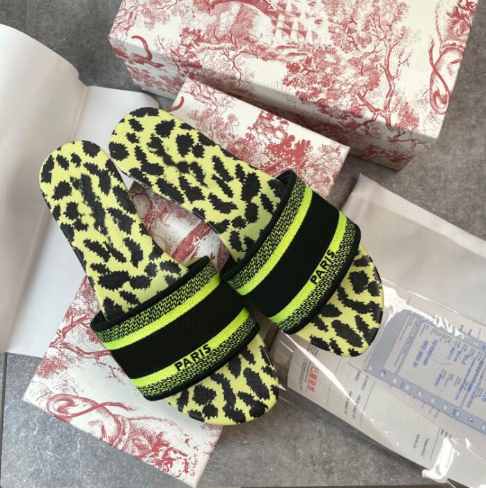 

Designer Leather Women Sandals Summer Flat Slipper fashion beach woman Big head Rainbow letters slippers with box Size 35-42, Color 100