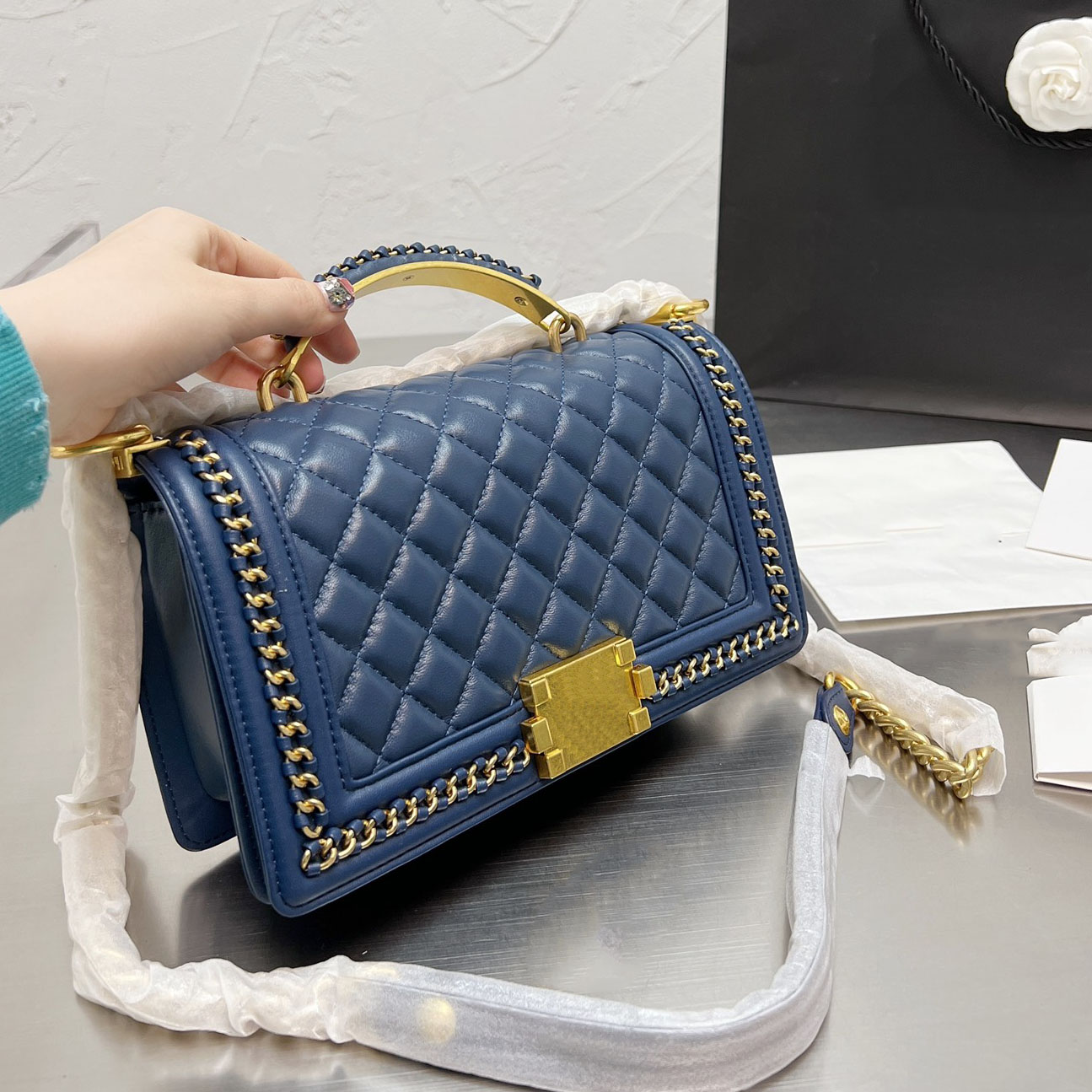 Vintage Calfskin Classic Boys Messenger Bag Leather Quilted Gold Chain Shoulder Strap Metal With Handle Tote Clutch Handbag Luxury Designer Crossbod