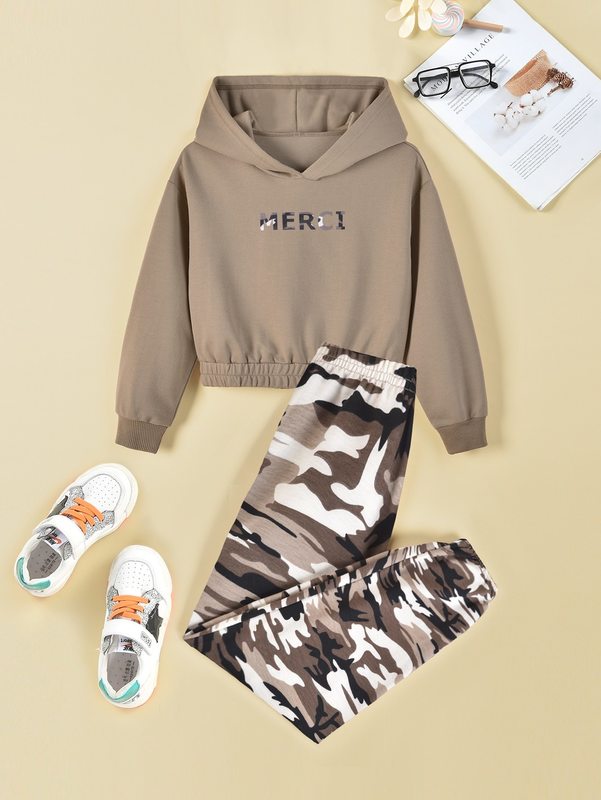 

Girls Letter Graphic Hoodie & Camo Print Sweatpants SHE, Multicolor