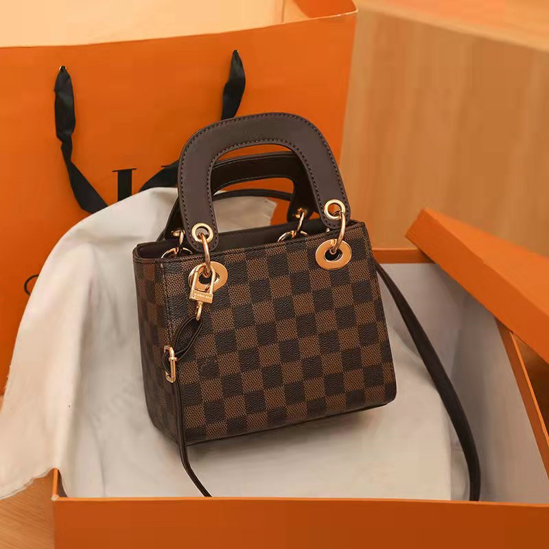 

2021 Handbag s Women's fashion high capacity sense big women's hand versatile One Shoulder Messenger Bag, Multi-color