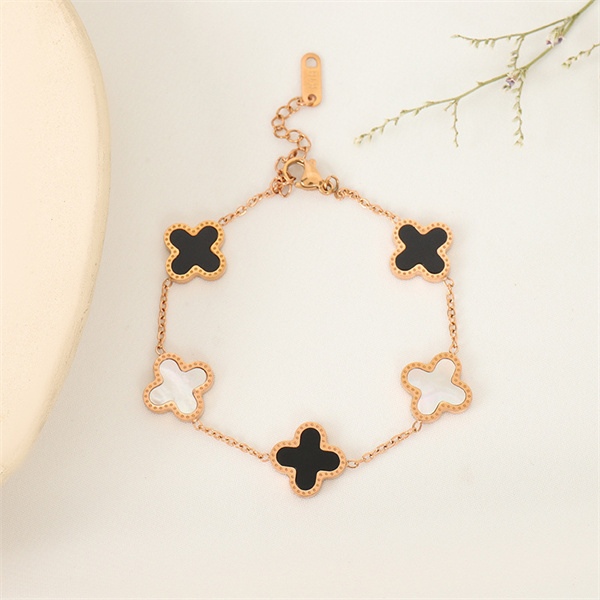 

Fashion lucky titanium steel four-leaf clover Charm Bracelets high-end light luxury exquisite couple bracelet gold color non-fading bracelet AB725