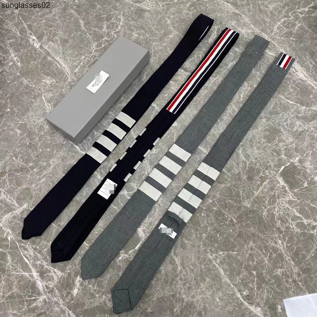 

High version TB four bar tie men's and women's tie versatile suit