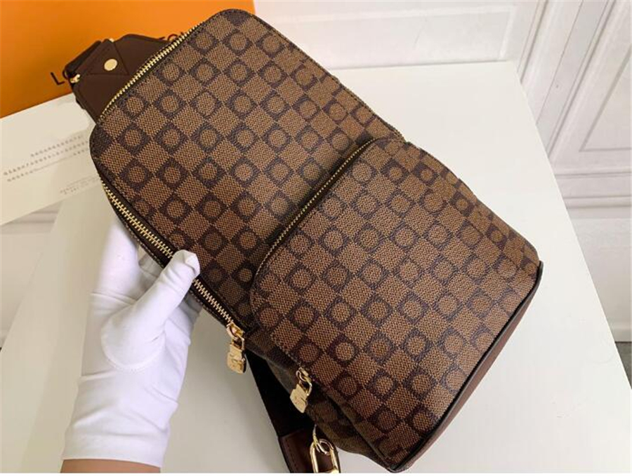 

Avenue Sling Bag Mens Designer Leather Shoulder Bags Mans Luxurys Designers Cross Body Purse Wallet Hobos Message Crossbody Handbag wallet clutch Tote N41719