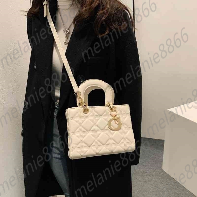 

Luxurious Women's Handbags Crossbody Bags Lady book Bag Cd Texture Portable Square TOTE New Small Fragrance Style Versatile One Shoulder Diagonal, Pink