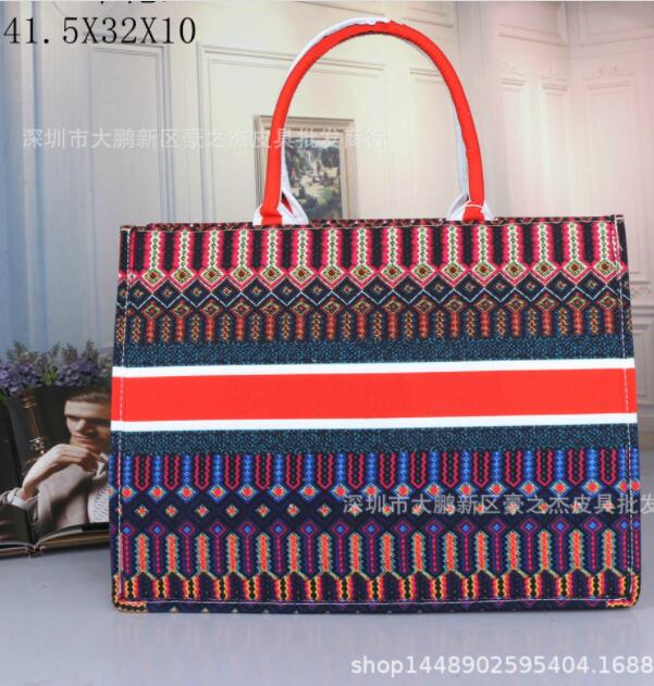 

Top quality embroidery original Luxurys Designers Bags hobo embroidered tiger pattern large capacity shopping bag handbag tote purse handmade double-sided 0362, 20