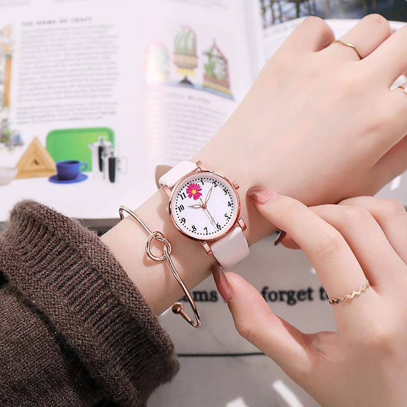 

Wristwatches Fashion Round Quartz Daisies Casual Wrist Watches Leather Strap Fashionable Clock For Waterproof Wristwatch Women, White