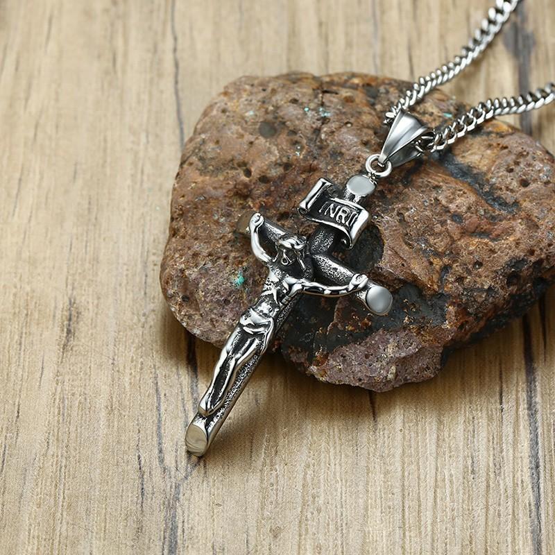 

Pendant Necklaces Vantage Mens Crucifix Necklace Ancient Silver Color Stainless Steel Italian Chain Male Charm Cross JewelryPendant