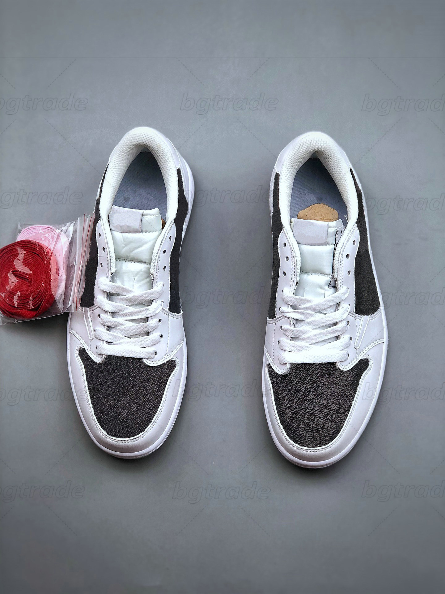 

Mens Low Basketball Shoes Womens SP White Brown Beige Khaki University Mocha Outdoor Sneakers Lattice TS x 1 Joint Name Luxury Designers Running Shoes