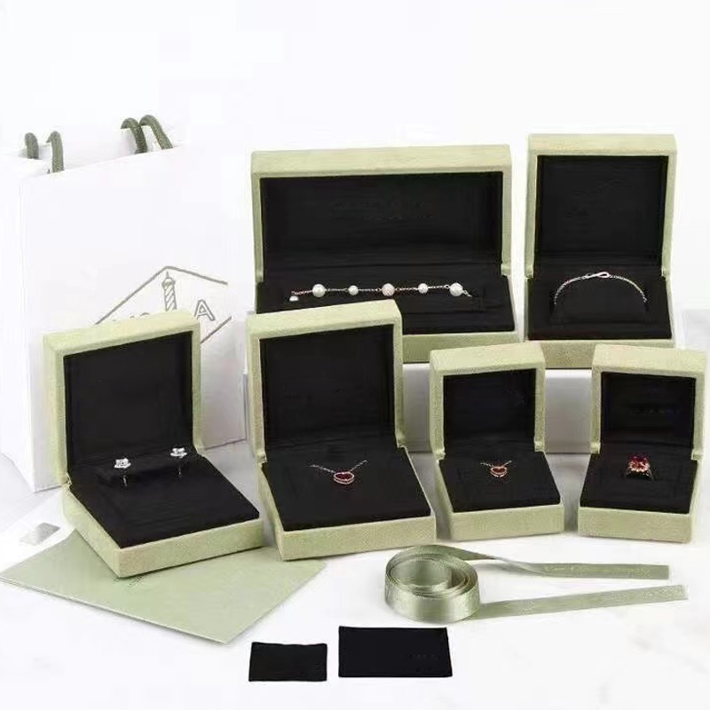 

Classic Brand Nice Quality Design Double Ring Box Exquisite Pendant Necklace Jewelry Gift Display Packaging Case