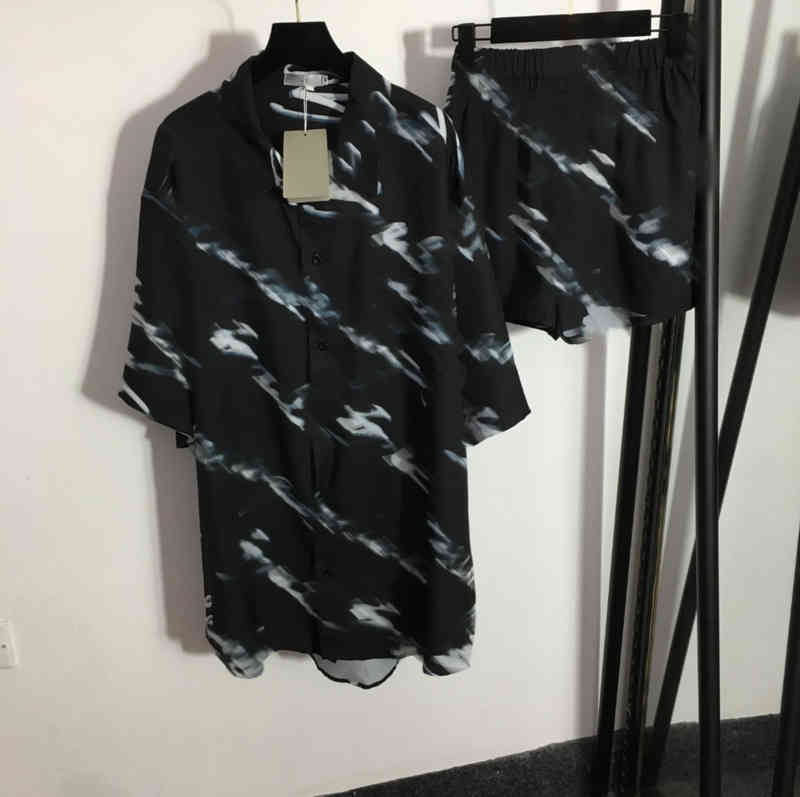 

Womens Two Piece Pants Casual Suit Slanted Letter Logo Print Loose Short-sleeved Shirt And Shorts 2 Piece Sets Luxury Designer Tracksuits 0912