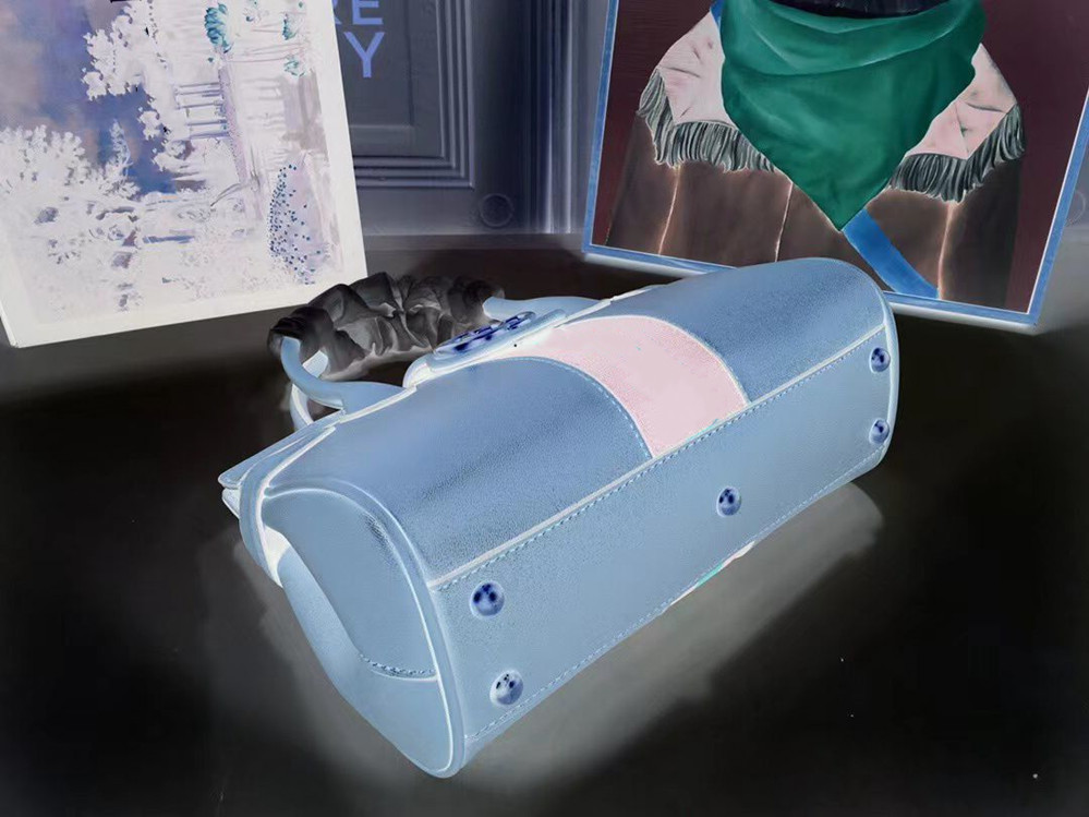 

2022 High Quality Designers Bags Handbags Women Messenger Handbag Sac Plat Embossing Onthego Small Tote Shoulder Crossbody Bag free ship, White