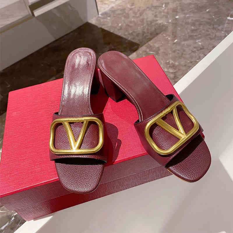 Pantres à talons épais en cuir pour que les femmes s'usent à la mode. NOUVELLES SANDALES HAUVEURES ANTI-SKIDS VEUX POUR LES FEMMES À L'ÉTÉ 2022 O
