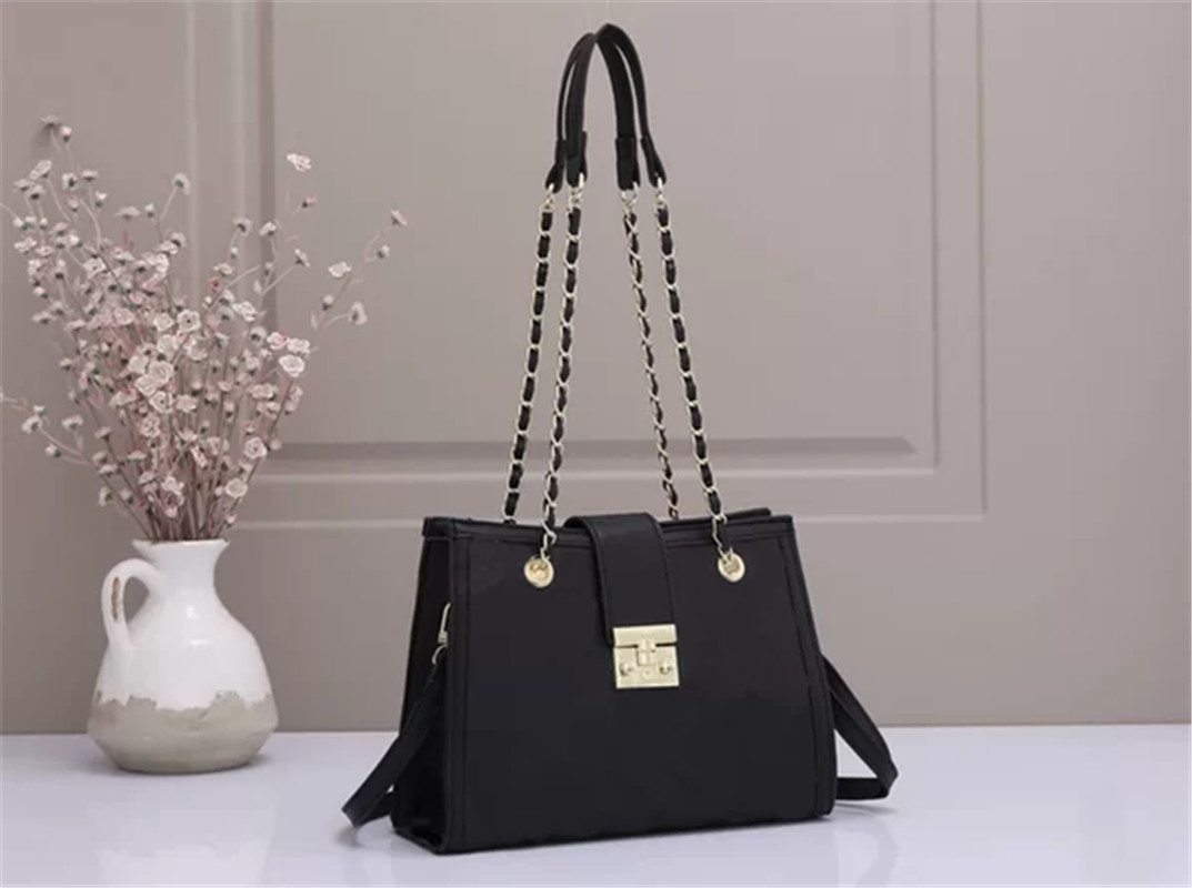 

Top Quality Designers Shoulder Bags Women Chain Bag Crossbody Messenger Tote Female Quilted Heart Leather Handbags Purses Wallets H0652