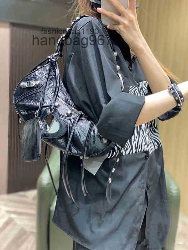 

Women Handbags Home Leather balencigas b Le Cagole Designer Locomotive Bags Bag One Cowhide Armpit Single Shoulder Messenge 88BZ, Red-small