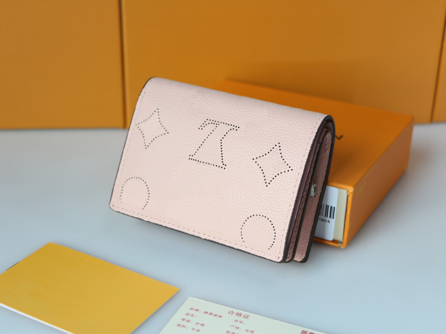 

New Folding purse Top Designer Wallets High Quality Calf Leather Perforated Hollow Multi-pocket Zipper Coin Pouch 6 Credit Card Slots Bag for Women and Men M80629, Grey