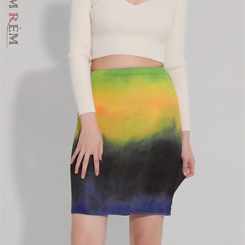 

LANMREM Color Block Pleated Short Skirts For Women Elastic Waist Slim Thin Skirt Female Fashion Party Summer YJ78007AA 220322, Yellow