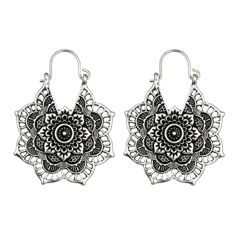 

Hoop & Huggie Retro Fashion Metal Rhinestone Hollow Geometric Earrings Bohemian Ladies Party Temperament Dangle Exquisite Accessories