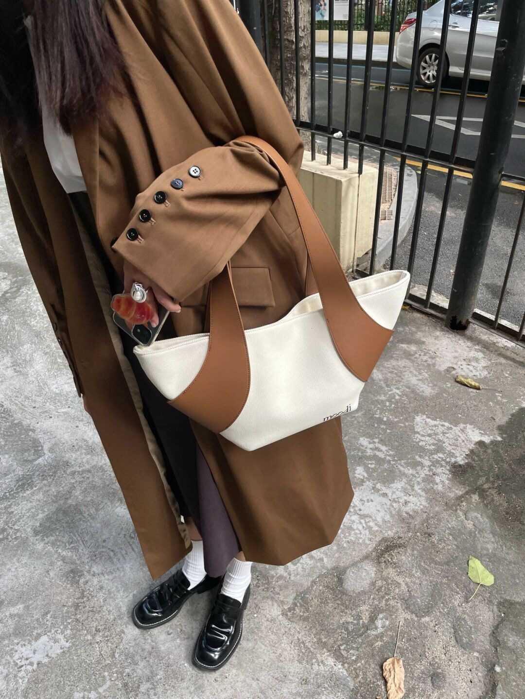 

Korean minority design moodi canvas Pu splicing single shoulder bag leisure Commuter Bag Large Capacity Tote Bag, Black large size