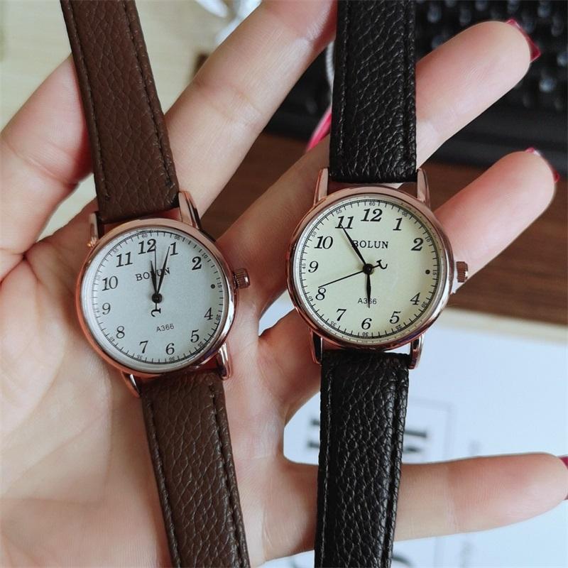 

Wristwatches Simple Number Women Watches Vintage Black Brown Leather Ladies Fashion Casual Female Quartz Clock With Moon PointerWristwatches