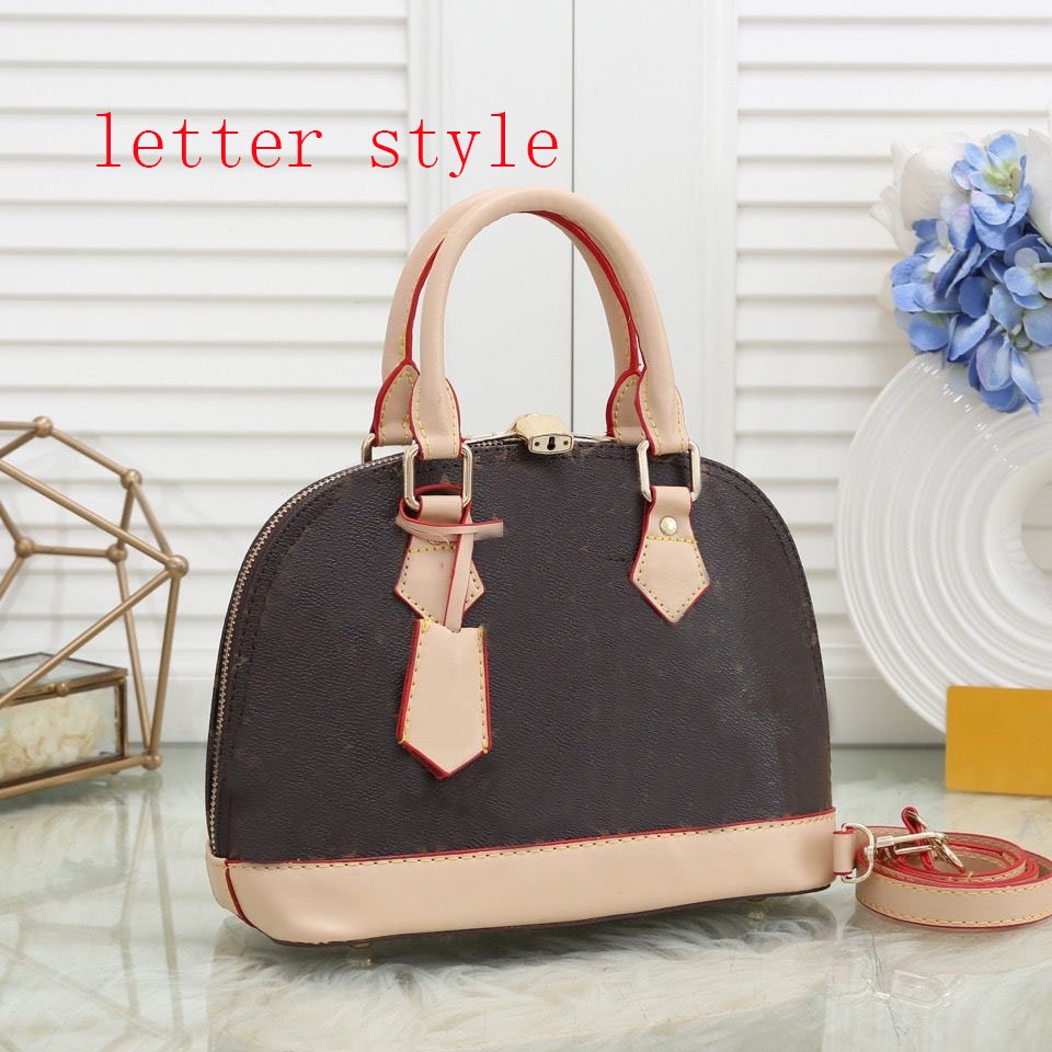 Designers Alma BB Shell Evening Bags Bag luxury Designer handbags Women handbag With key Lock shoulder strap