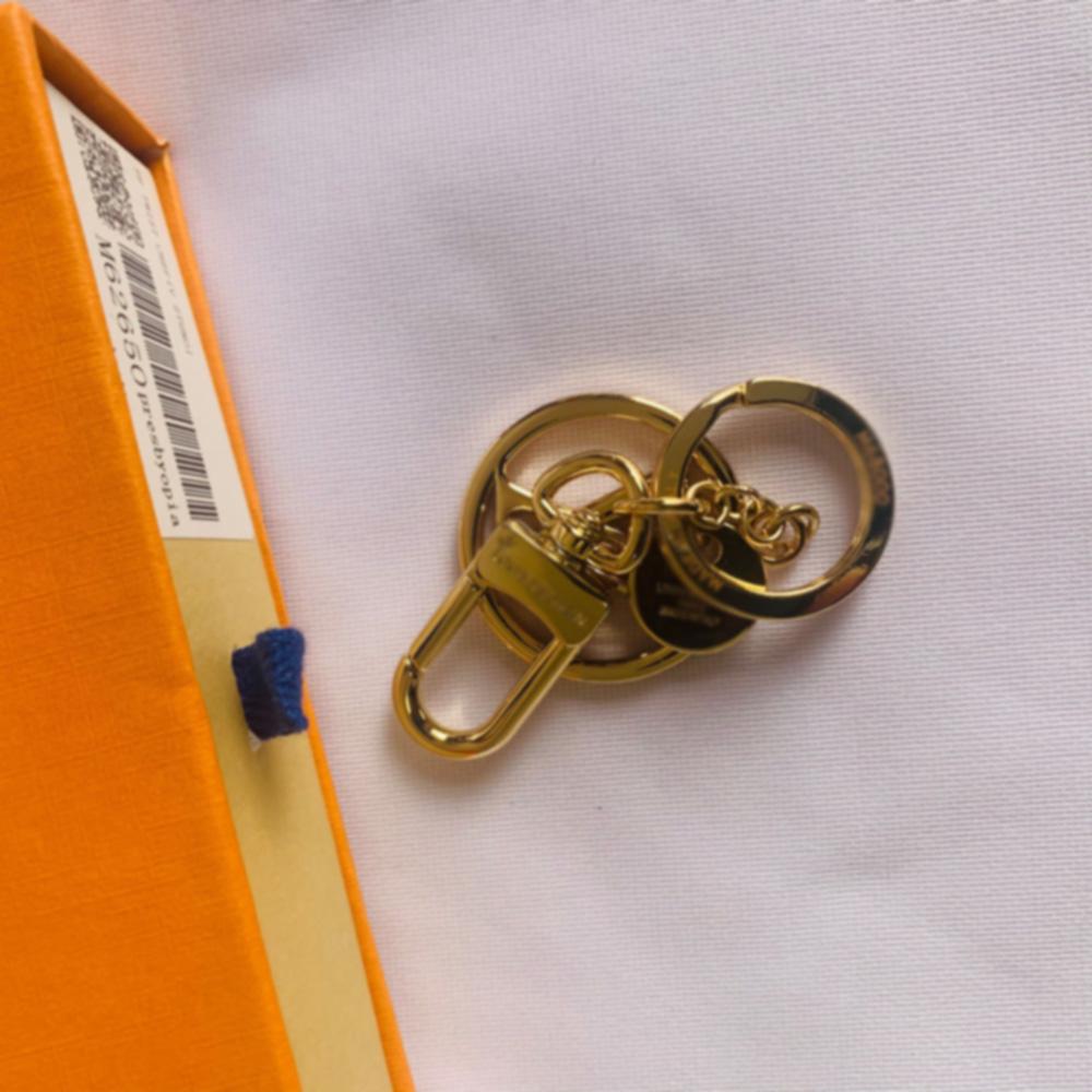 

High Quality fashion woman mans Keychains Alloy Fashionable Handmade Keychain alloy Stylish Key Buckle with box