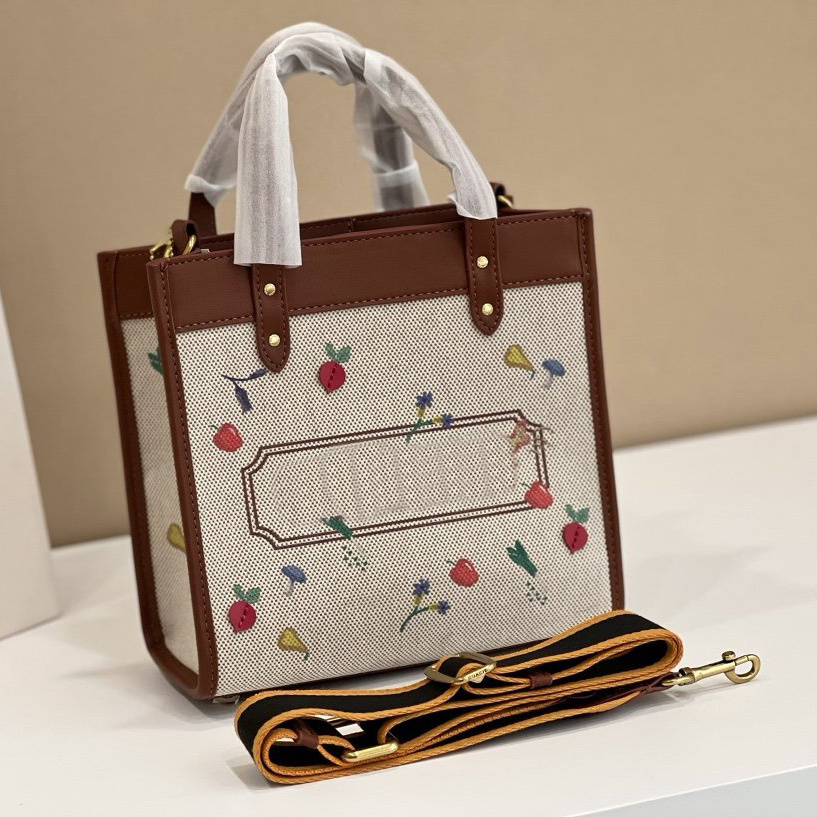 

Designer Sports Outdoor Bag Camouflage European American Style Messenger Bag multi-color Coachs Bags handbags hfghfgh