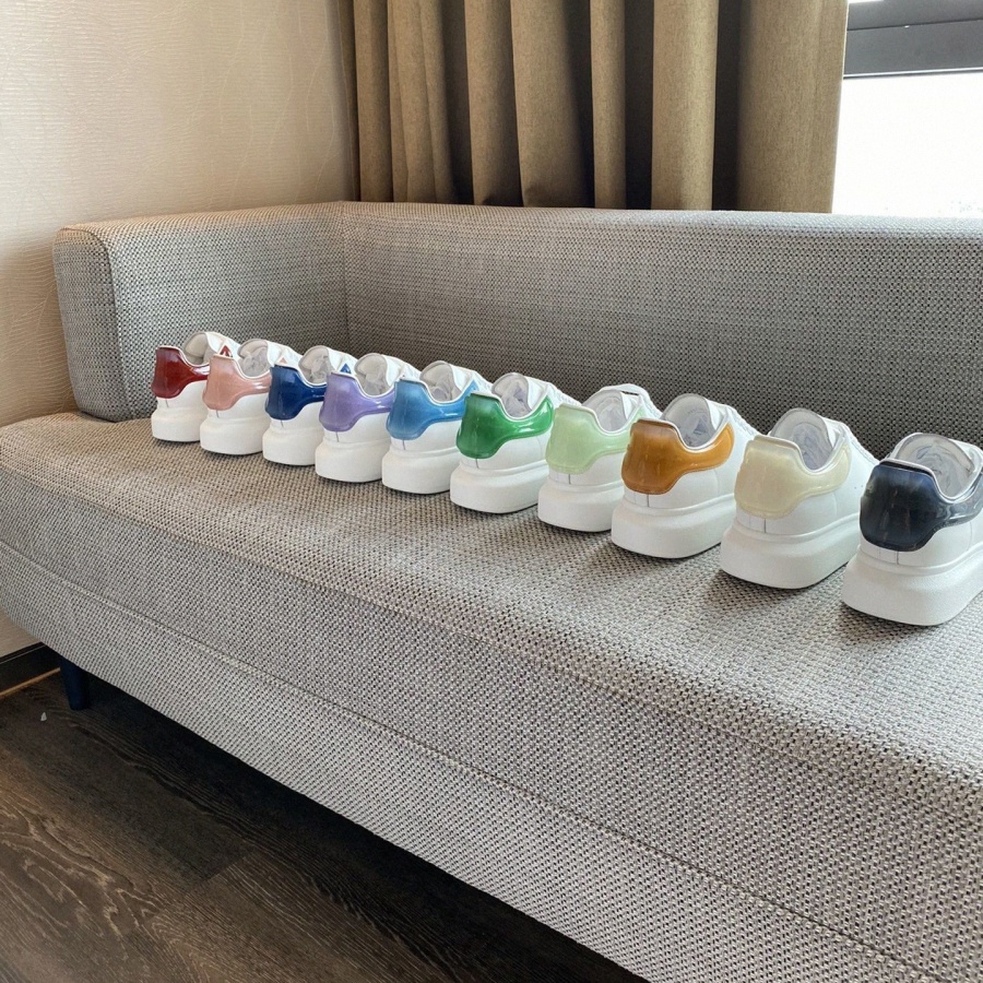 Brand designer low-top casual shoes pure white stitching rainbow tail mens womens alexander sneaker everyday outdoor travel mcqueen jelly shoes