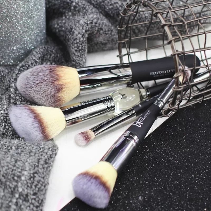 

Brand Heavenly Luxe Complexion Perfection Brush 7 Dual Air Foundation Concealer Nose Contour Makeup 220722