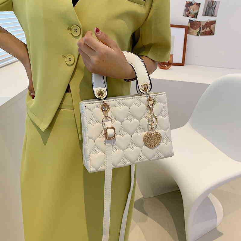 

Female Fashion Shoulder Style Portable Small sophisticated Ladies Luxury Elegant Evening Bag Clutch, Red large size