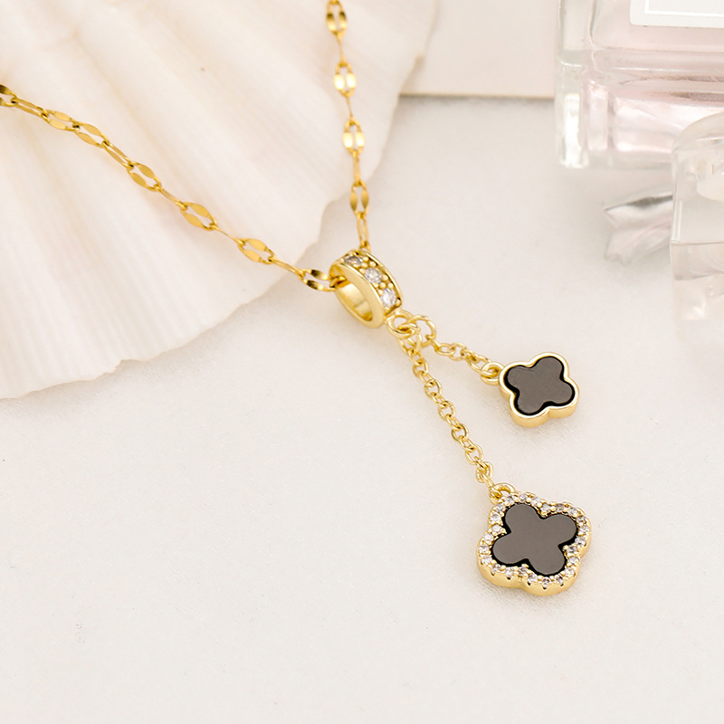 

Elegant Design Four Leaf Clover Pendant Necklace for Women Gift