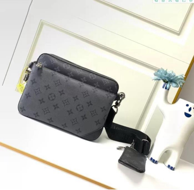 

02 Mens Fashion Casual Shoulder Bags 3 Piece Sets Pouches Long Wallets Small Wallet Crossbody bags Cosmetic Bag GGs Louiseity Viutonity LVs YSLs, Courier bag