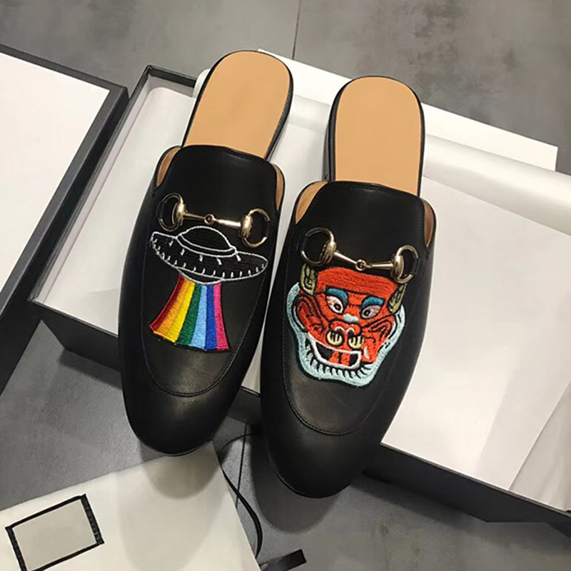 

Men Fur Slippers Luxury Designer shoes Loafers Embroidery Princetown Mules Flats Tiger Bee Snake Shoes mens women Metal Chain Casual Shoes with box NO14, Black/rainbow